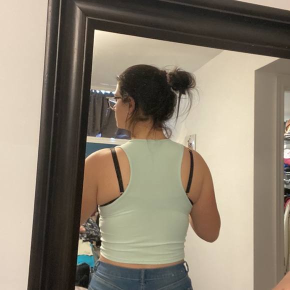 Ardene mint coloured crop top size medium - Picture 2 of 3